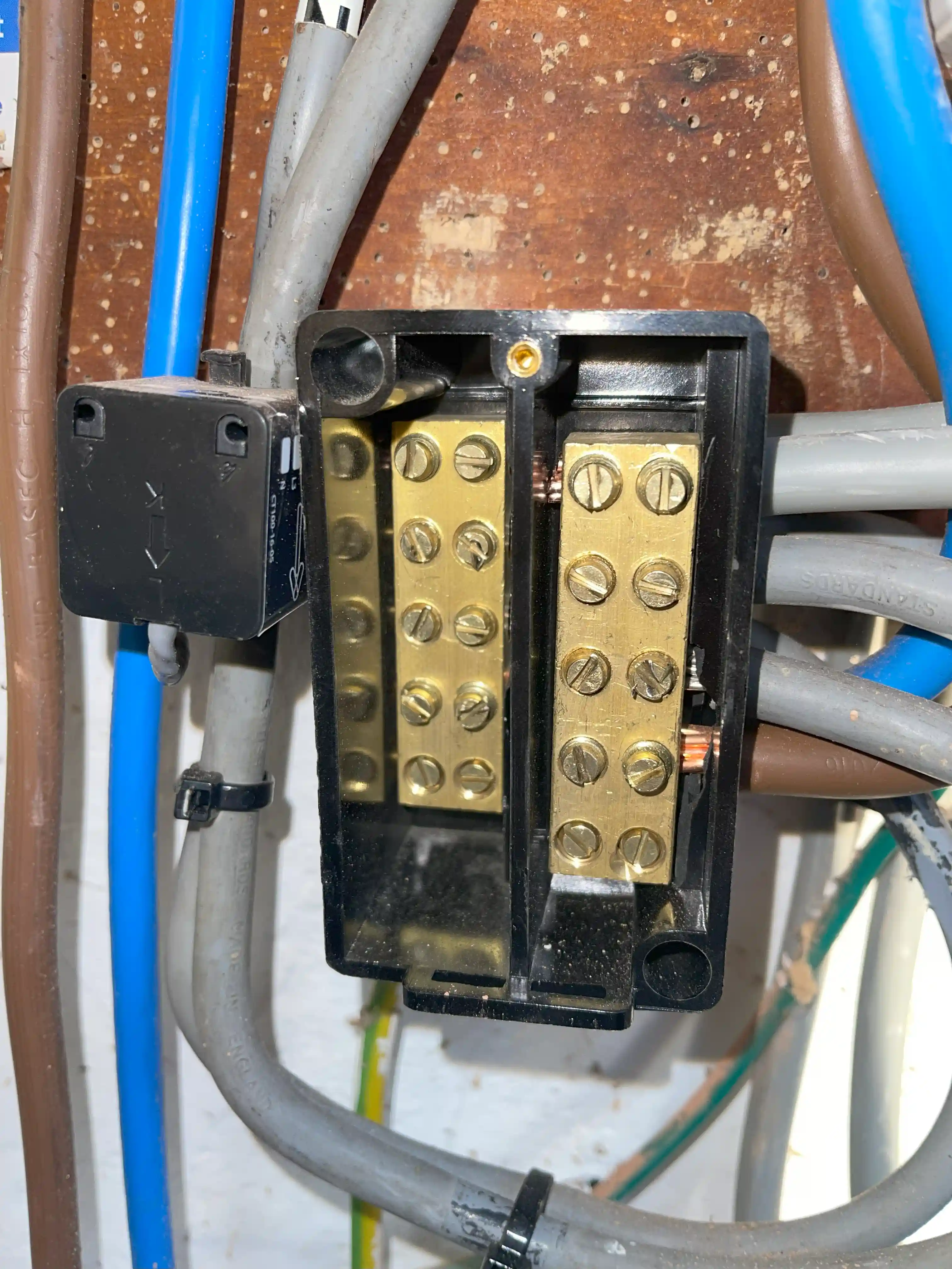 Emergency Electrician Burgess Hill